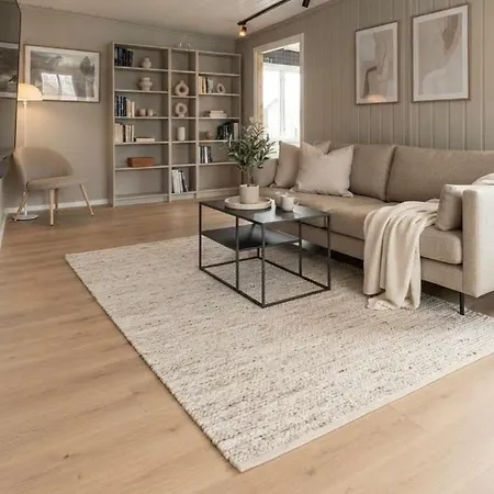 Spacious In Downtown